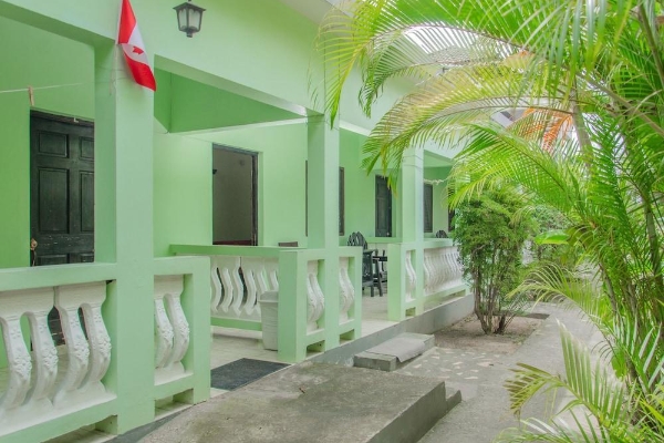 Hotel Roots Bamboo Beach Resort (Whitehall)